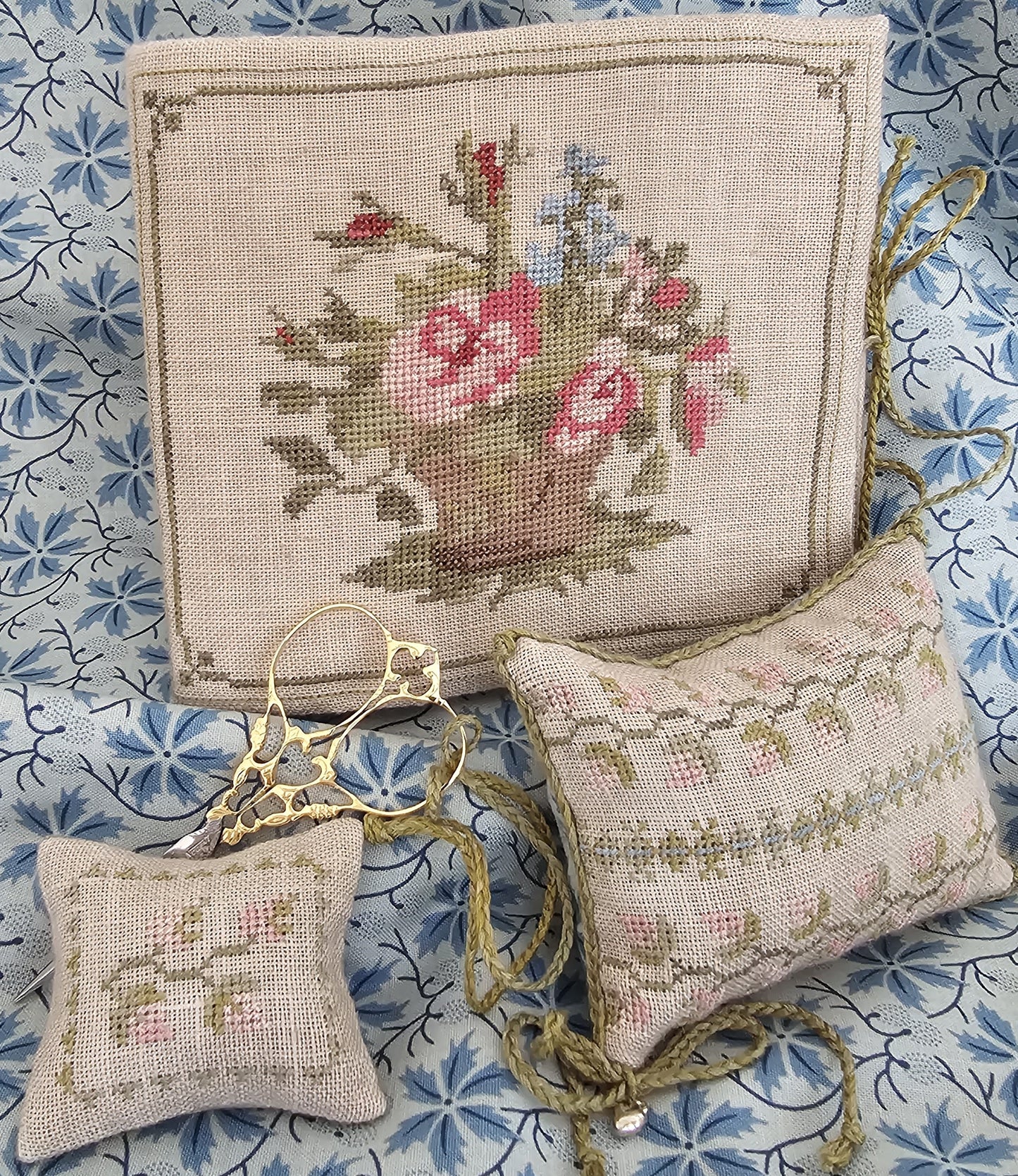 PREORDER 1830's Rose Basket Needlebook